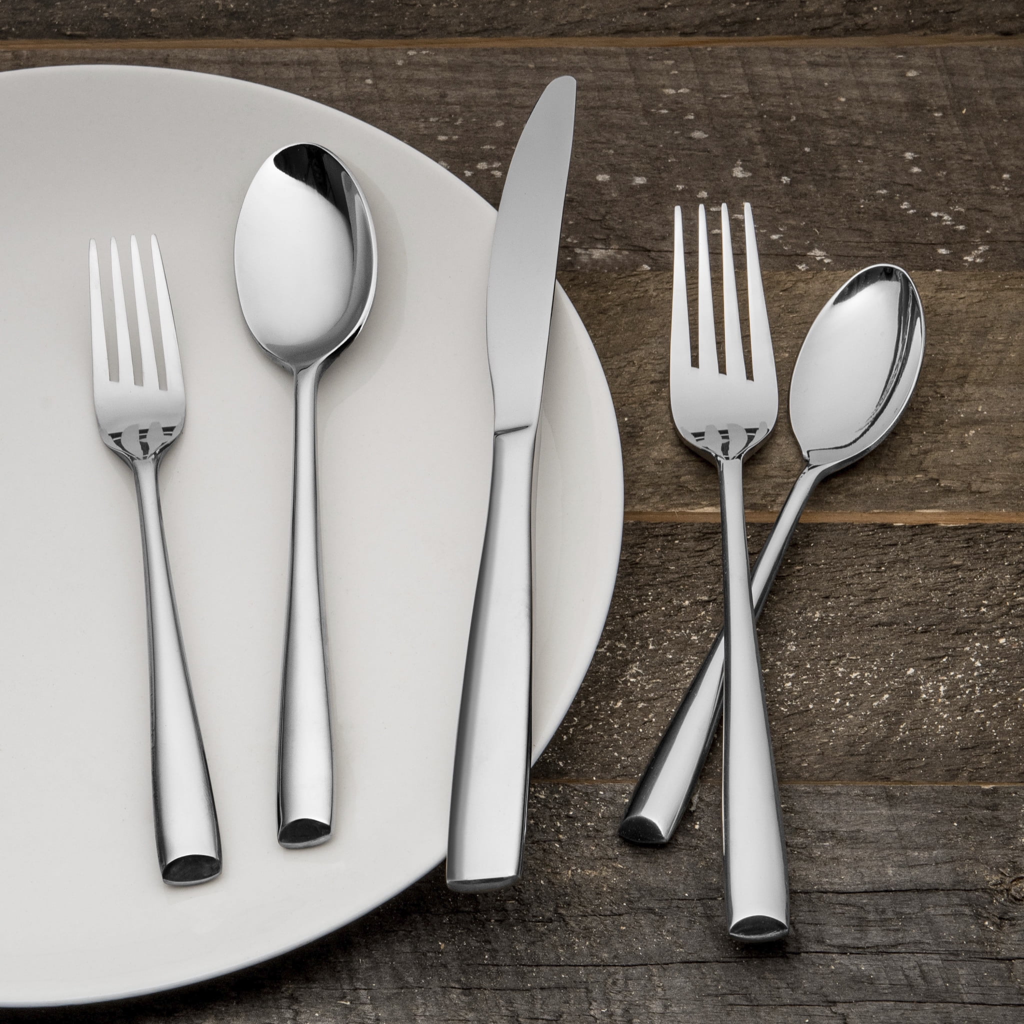 Member Drop: Emilia Mirror 20-Piece Flatware Set | Italic