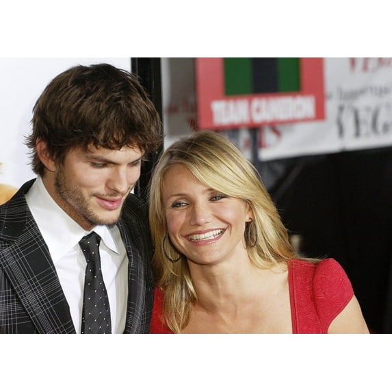 Cameron Diaz Ashton Kutcher At Arrivals For What Happens In Vegas Premiere Mann'S Village Theatre In Westwood Los