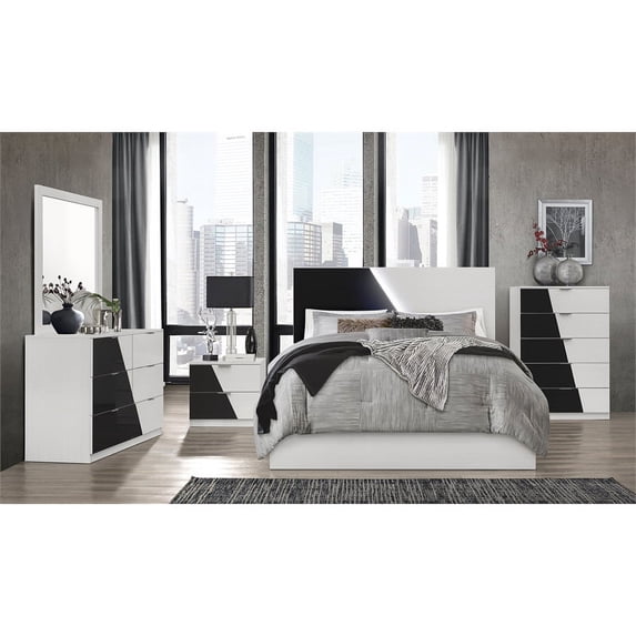 Camilla Queen 6 Pc Bedroom Set made with Engineered Wood in White & Black