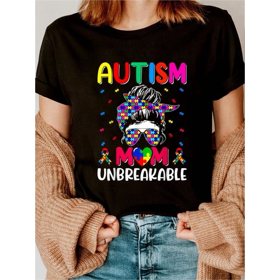 Camiseta desteñida para mujeres con texto "Autistic Awareness Mom Life"