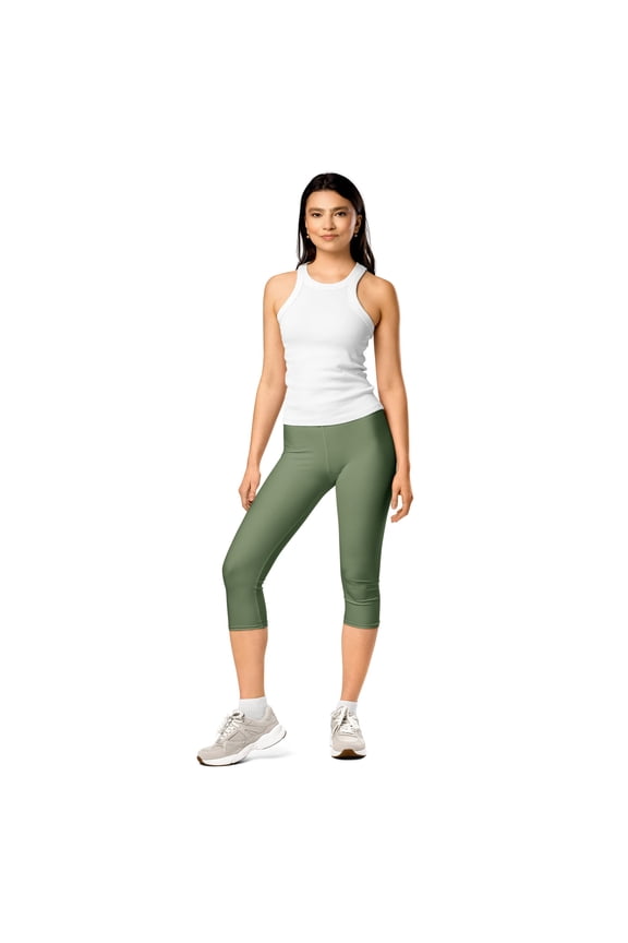Camouflage Green, Green Women Capri Leggings, Ladies Camo Green Capri Leggings, Young Women Moss Capri