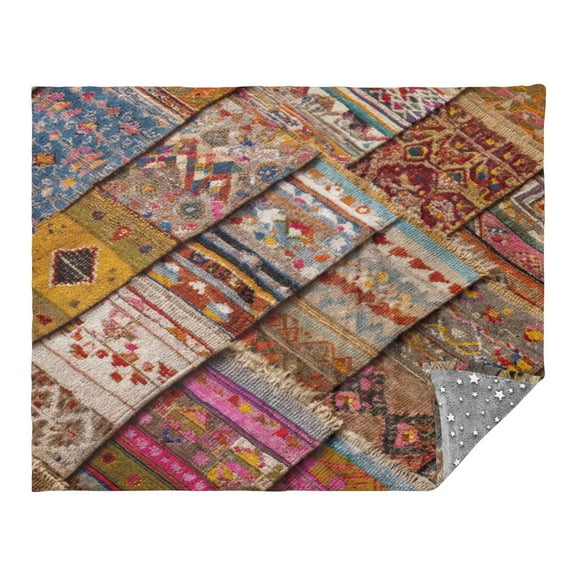 Camping Quilt Ultralight 70*55in Flannel Fabric Ultra-soft, Warm and Lightweight Camping Blanket Packable Fluorescent Blanket Minimalist Holiday Gifts Moroccan Carpet