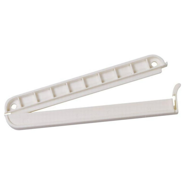 CanDo Exercise Band Klip, medium 3-1/2 CanDo Exercise Band Klip, medium 3-1/2