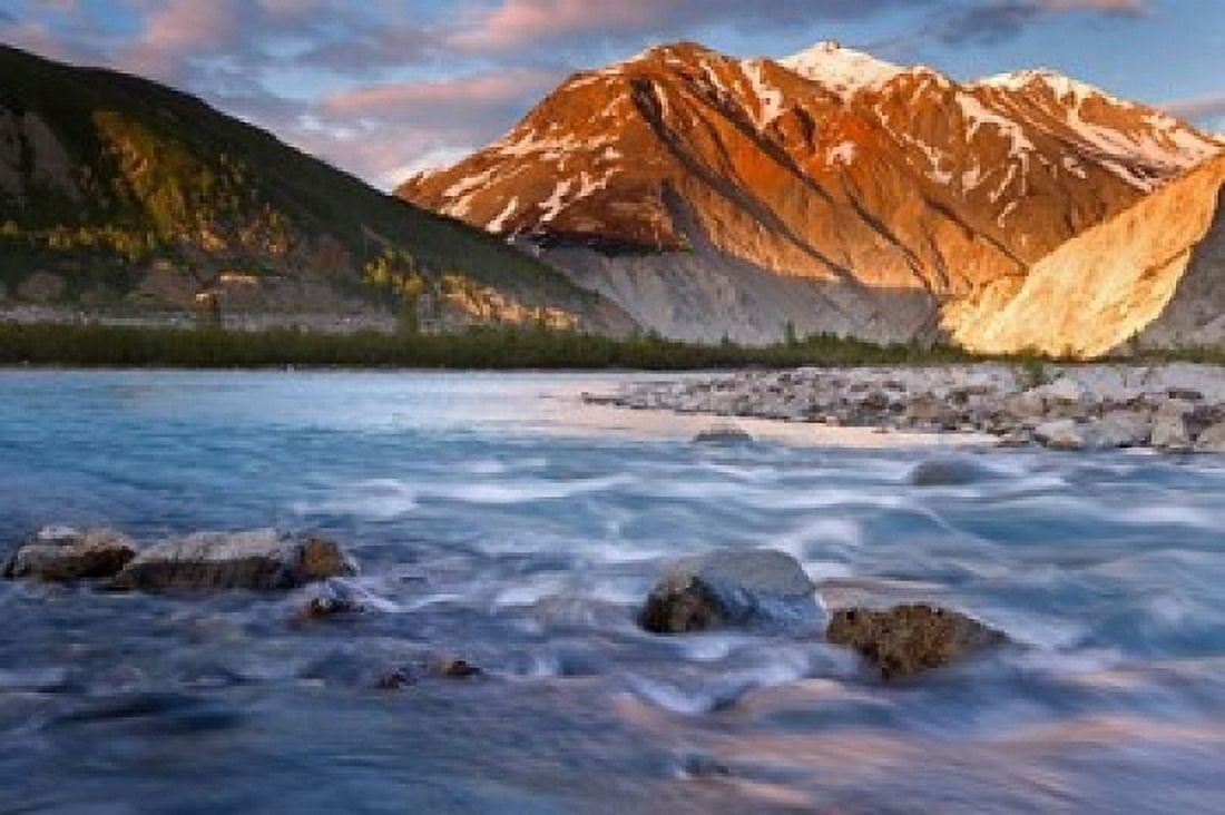 Canada British Columbia Alsek River Valley (horizontal) Canvas Art - Jaynes Gallery DanitaDelimont (36 x 24)