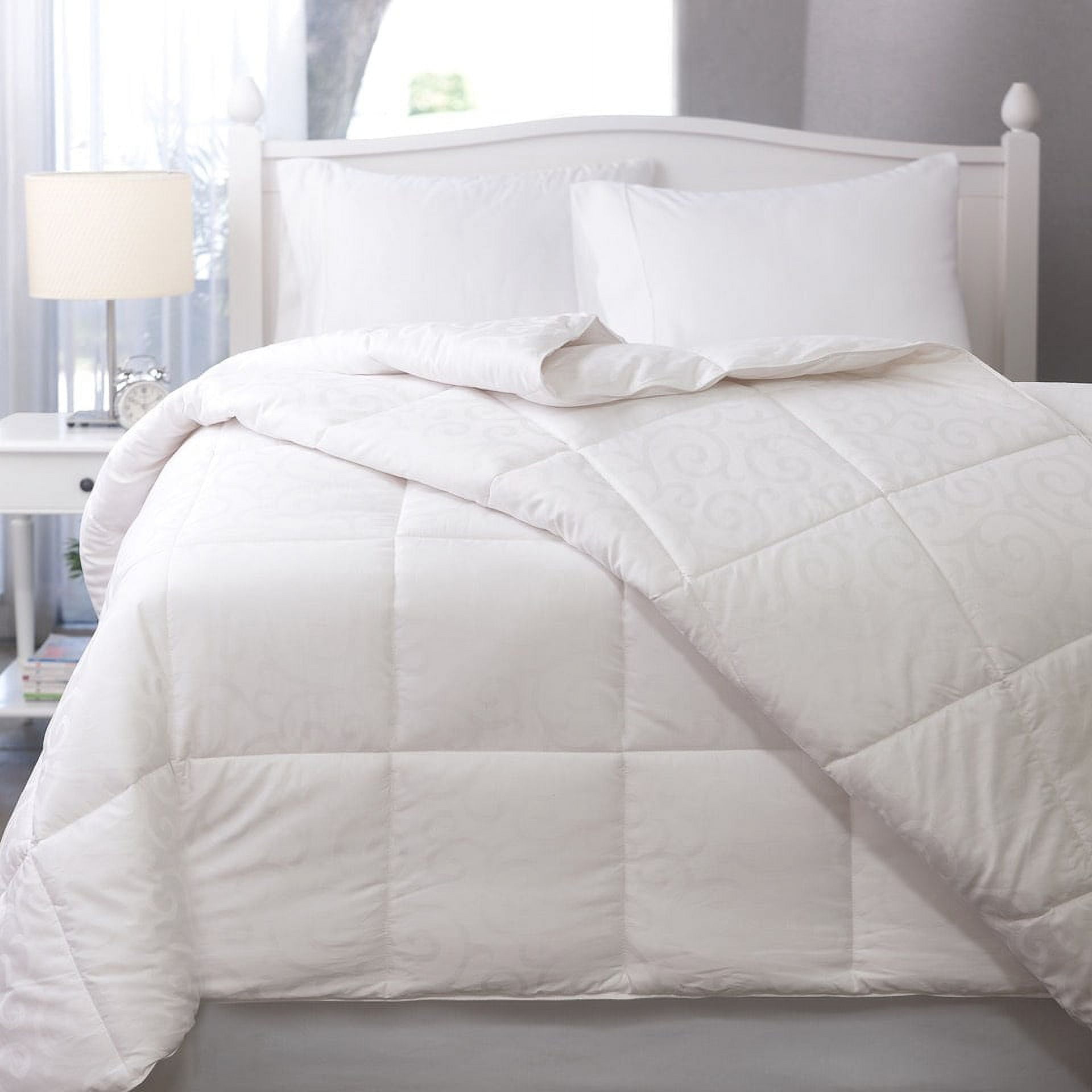 Candice Olson 300 Thread Count DownAlternative Comforter King