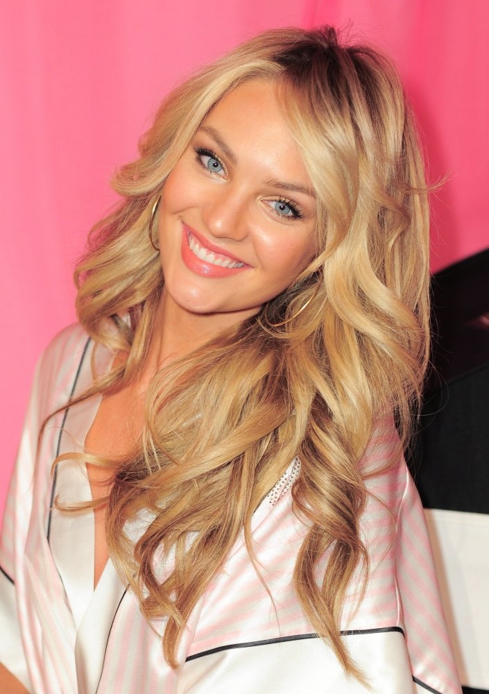 Candice Swanepoel Backstage For VictoriaS Secret Fashion Show 2014 - Backstage Canvas Art - (16 x 20)
