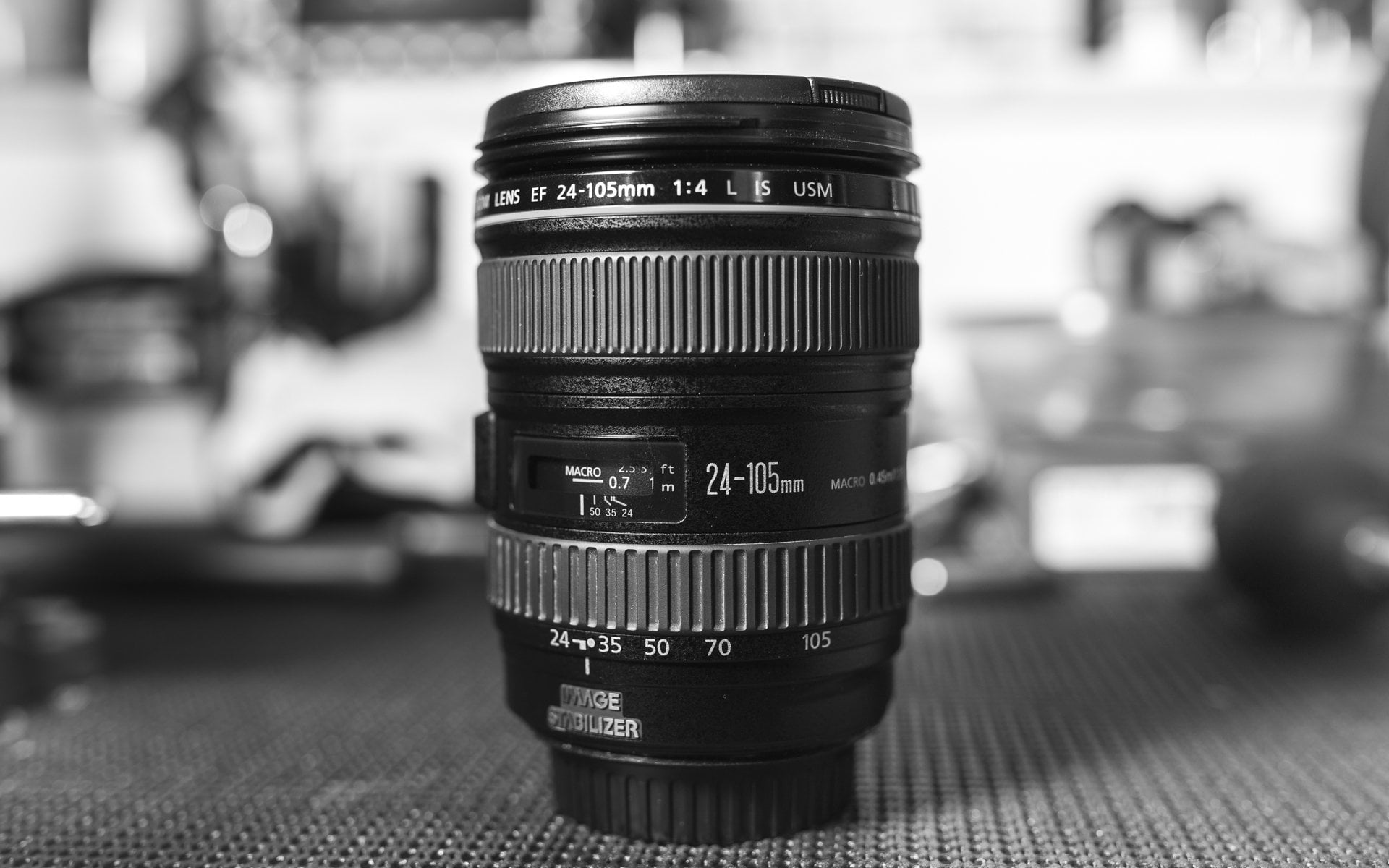 Canon EF 24-105mm f/4 L IS USM Lens for Canon EOS SLR Cameras