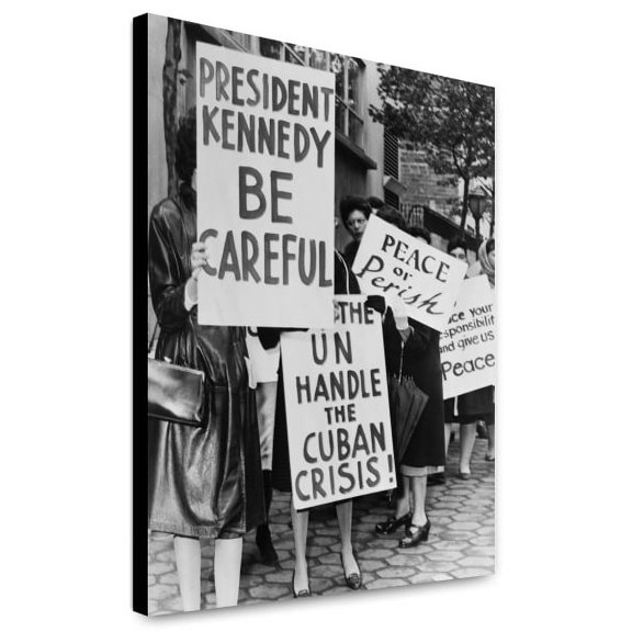 Canvas Print: 800 Women Strikers For Peace On 47 St Near The Un Bldg, 1962