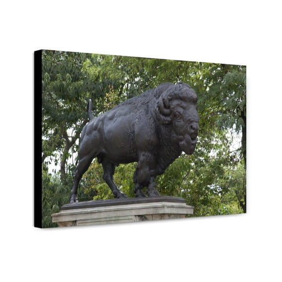Canvas Print: Buffalo Statue Created By Alexander Phimister Proctor On Dumbarton
