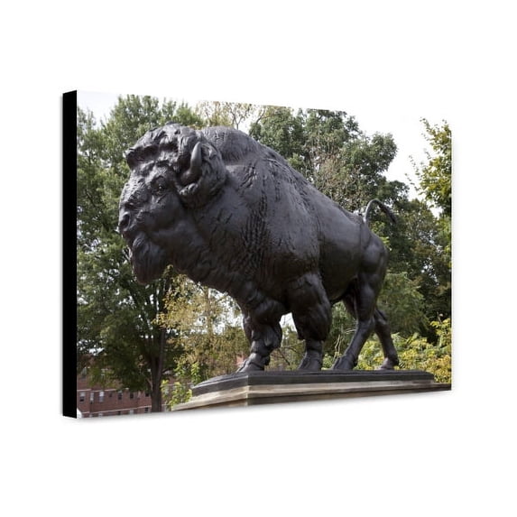 Canvas Print: Buffalo Statue Created By Alexander Phimister Proctor On Dumbarton