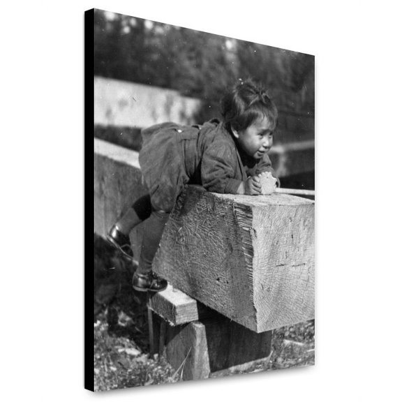 Canvas Print: Eskimo Child Leaning On Block Of Wood, 1905
