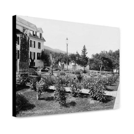 Canvas Print: Garden Of The Crawford House, Crawford Notch, White Mountains