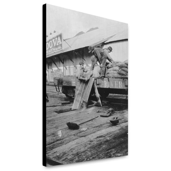 Canvas Print: Loading Copper, circa 1900