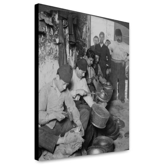 Canvas Print: Native Metal Workers In A Primitive Factory At Smyrna, Turkey, 1915