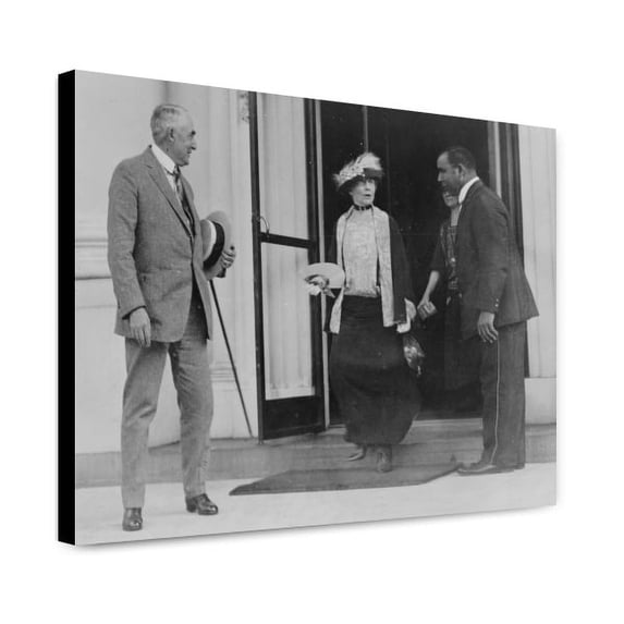 Canvas Print: President Harding Waiting Patiently While Mrs. Harding Bids Good-By