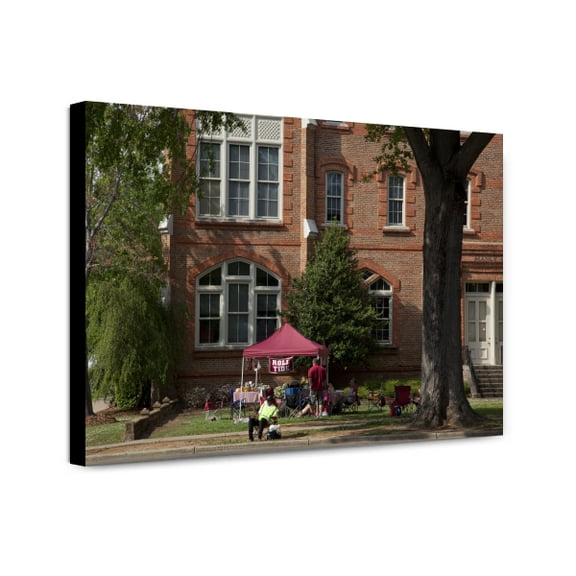 Canvas Print: Tailgate Parties Are All Over The Lawn At The University Of Alabama