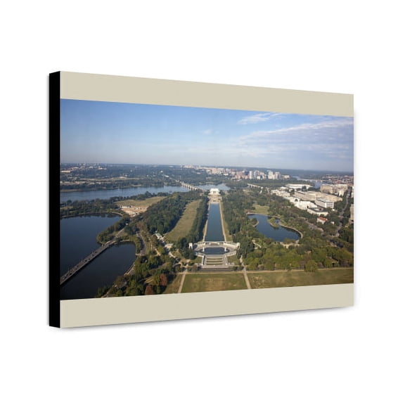Canvas Print: View Of The Lincoln Memorial, Reflecting Pool, And Wwii Memorial