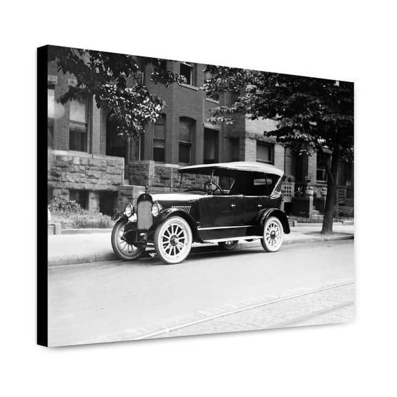 Canvas Print: Vogue Car, 1920