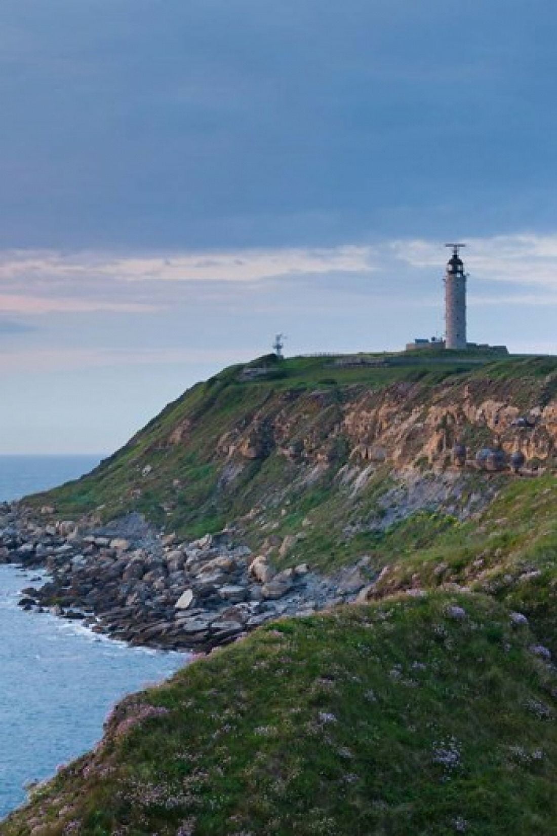 Cap Gris Nez Lighthouse View Canvas Art - Walter Bibikow DanitaDelimont (19 x 28)