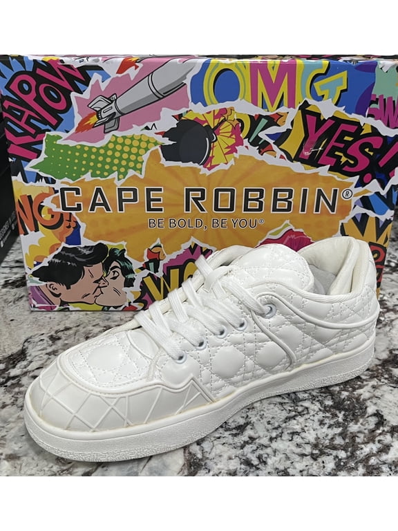 Biola Sneakers White size 9