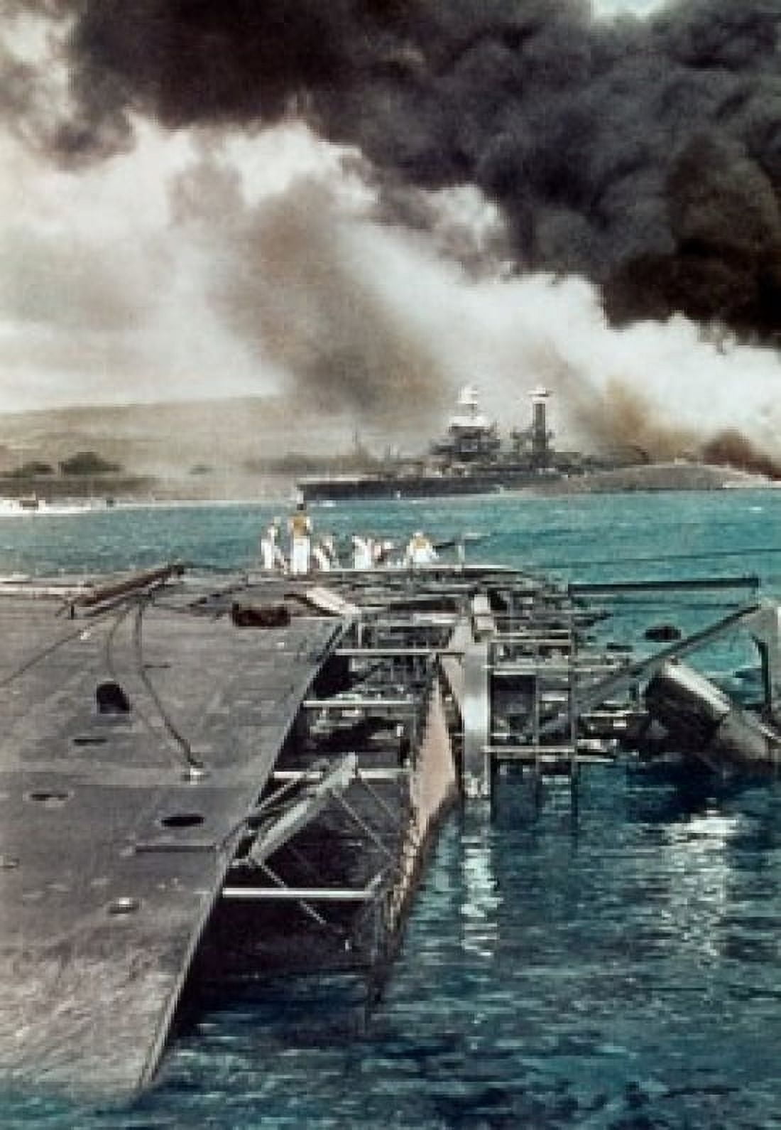 Capsized USS Oglala Pearl Harbor Hawaii USA December 7 1941 Canvas Art - (24 x 36)
