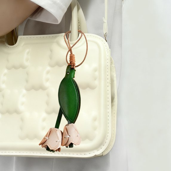 Car Hanging Decoration, Tulip Artificial Leather Keychain for Women, Bag Charm Car Mirror Decor Gift