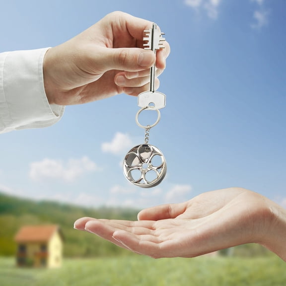 Car Parts Keychain Rotating Metal Keyring Manual Transmission Gear Wheel Tire Rim for Auto Enthusiasts