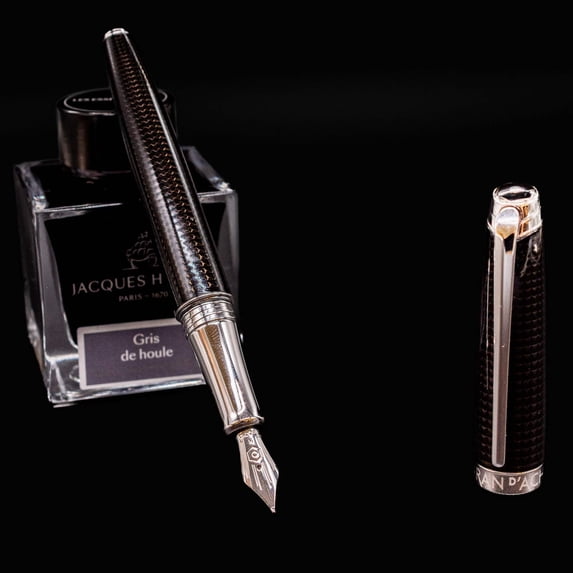 Caran D'Ache Leman V2 Fountain Pen - De Nuit