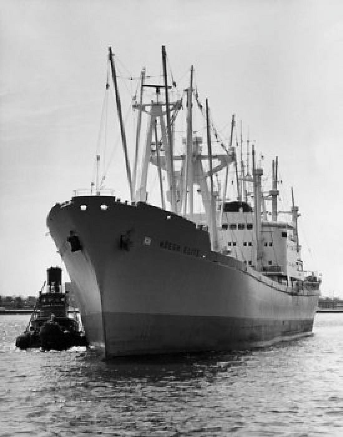 Cargo ship in the bay Upper New York Bay New York City New York State USA Canvas Art - (18 x 24)