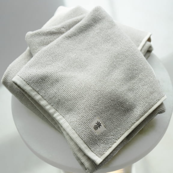 Cariloha Two Toned Bath Sheet | Coastal Gray | 40"x70" | Turkish Cotton & Viscose Material Blend | Extra Smooth, Odor Resistant and Highly Absorbent