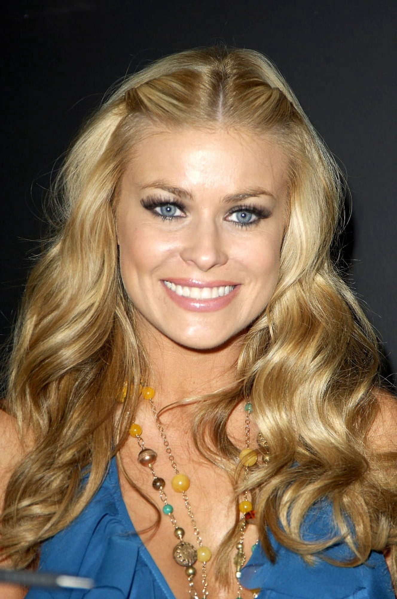 Carmen Electra Canvas Art - (16 x 20)