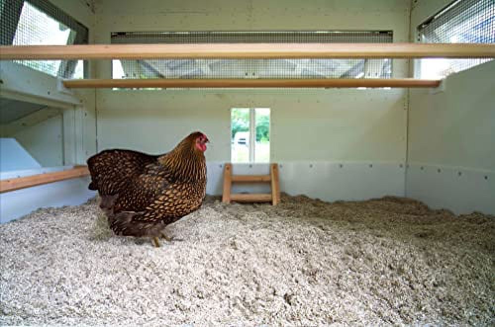 Carolina Coops Hemp Poultry Bedding for Chicken Coops, 33 Pounds