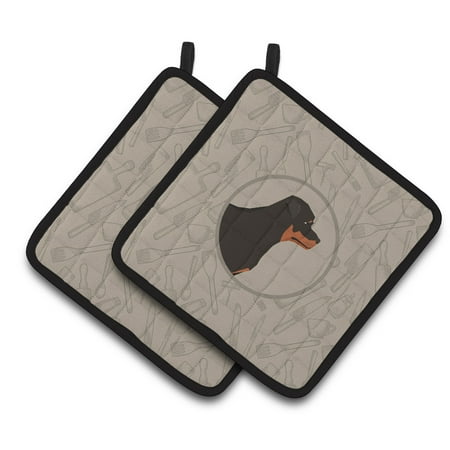 Caroline's Treasures Rottweiler In the Kitchen Pair of Pot Holders