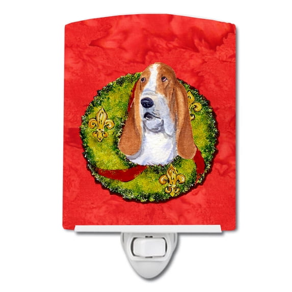 Caroline's Treasures SS4215CNL Basset Hound Cristmas Wreath Ceramic Night Light, 6x4x3", multicolor