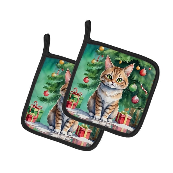 Carolines Treasures DAC7245PTHD 7.5 x 7.5 in. Pixie Bob Cat by the Christmas Tree Pot Holders - Set of 2