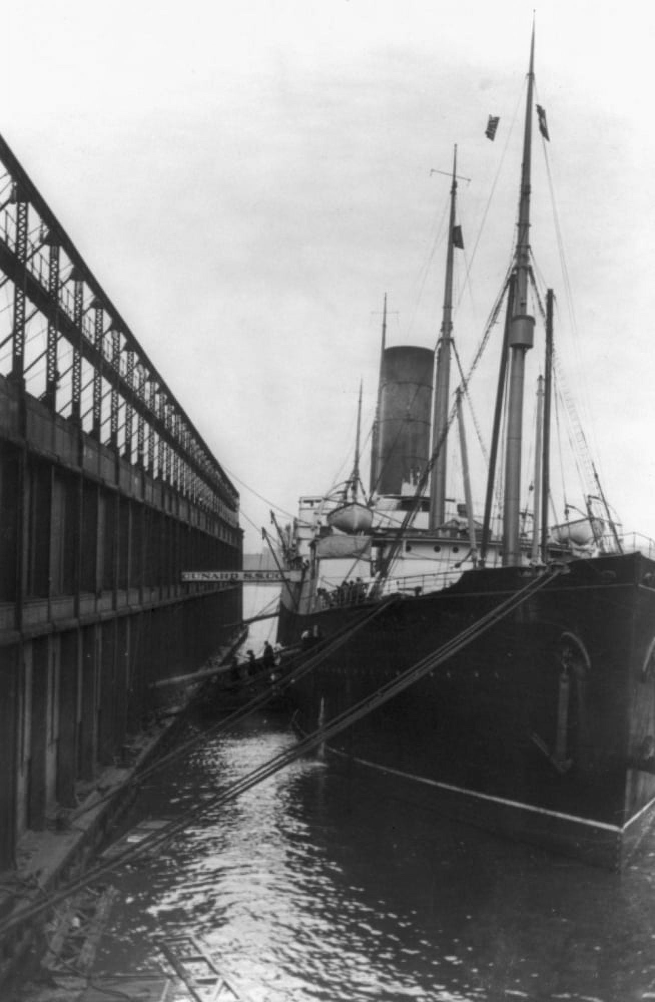 Carpathia in dock in New York 1912 Canvas Art - George G Bain (24 x 36)