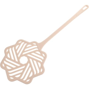 Carpet Rug Beater, Manual Rug Beater Rattan Carpet Beater Manual Rug Beater Paddle Plastic Flower Shaped Handmade Dust Beater Quilt Cleaning Tool for Pet Owners.
