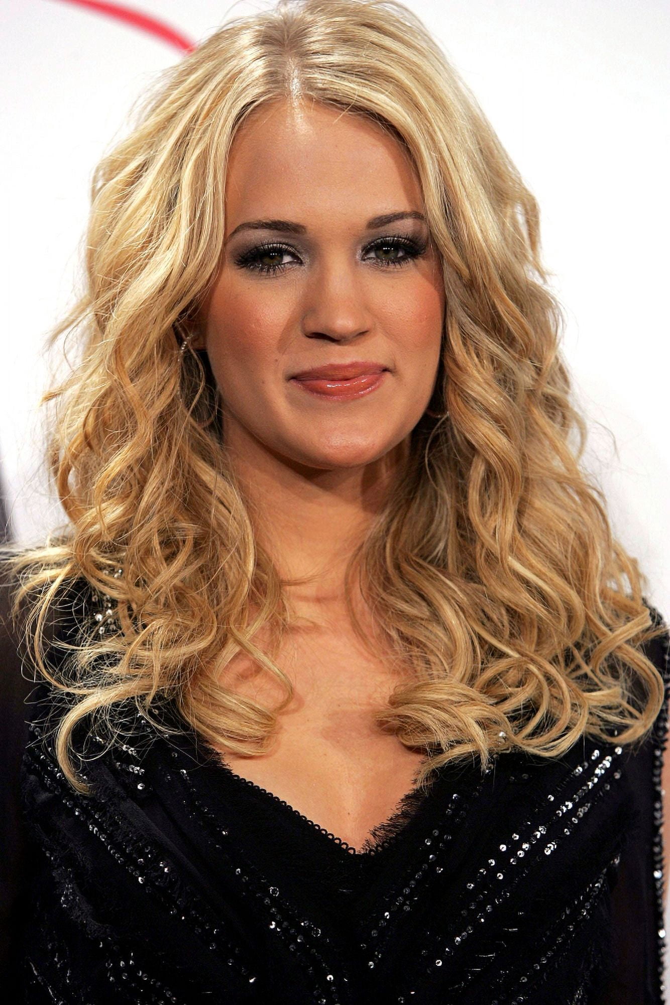 Carrie Underwood In The Press Room For 39Th Annual Country Music Association Cma Awards Canvas Art - (16 x 20)