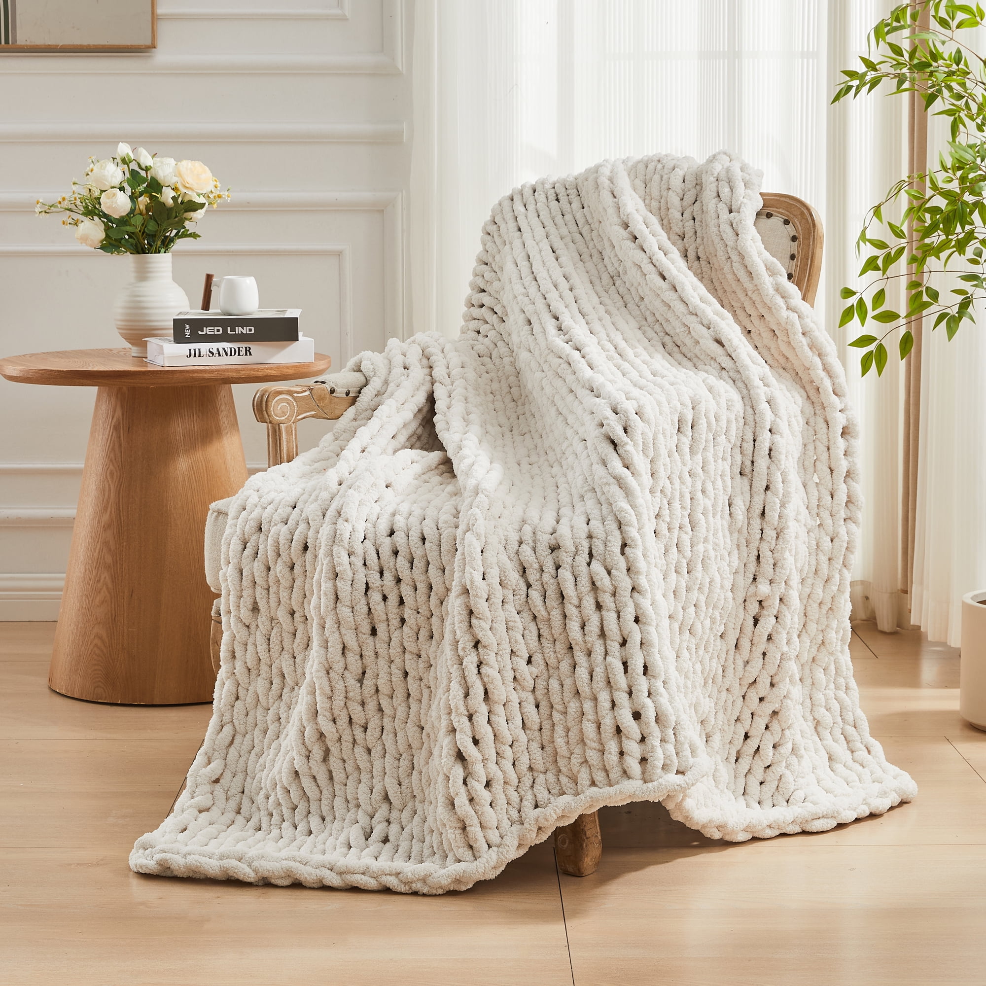 Carriediosa Chunky Knit Throw Blanket Handmade Soft Throws for Couch Sofa Bed, 60" x 80" Cream White