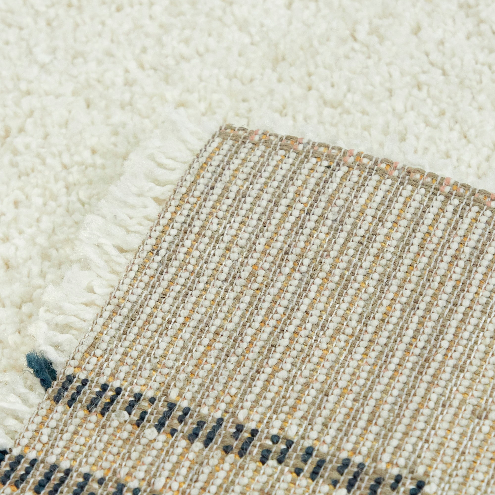 Carson Carrington Carson Shag Area Rug White/Navy 2'2