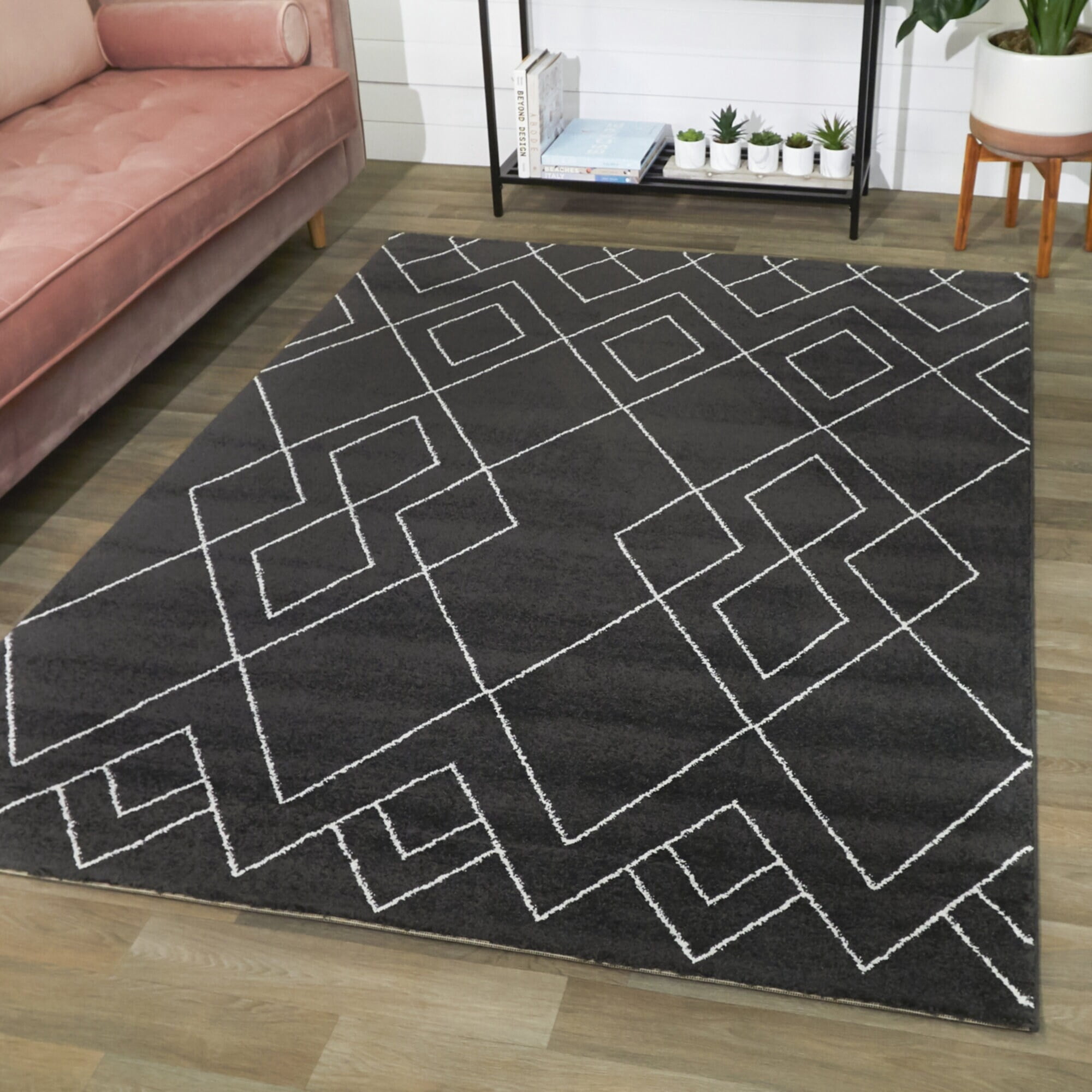 Carson Carrington Isgarde Diamond Area Rug Black 8'9