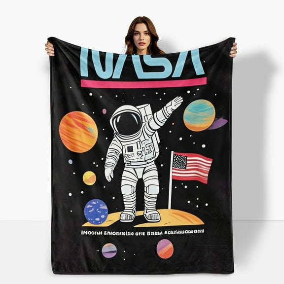 Cartoon Astronaut Fleece Blanket for Kids, Super Soft Outer Space Pattern Throw for Children's Bedroom, Cozy Cosmic Gift for Family Members, Warm Universe Design Blanket