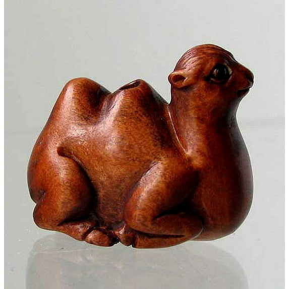 Carved Boxwood Resting Desert Camel Ojime/Netsuke Bead | 25x20.5x15mm | Brown | 1 Beads