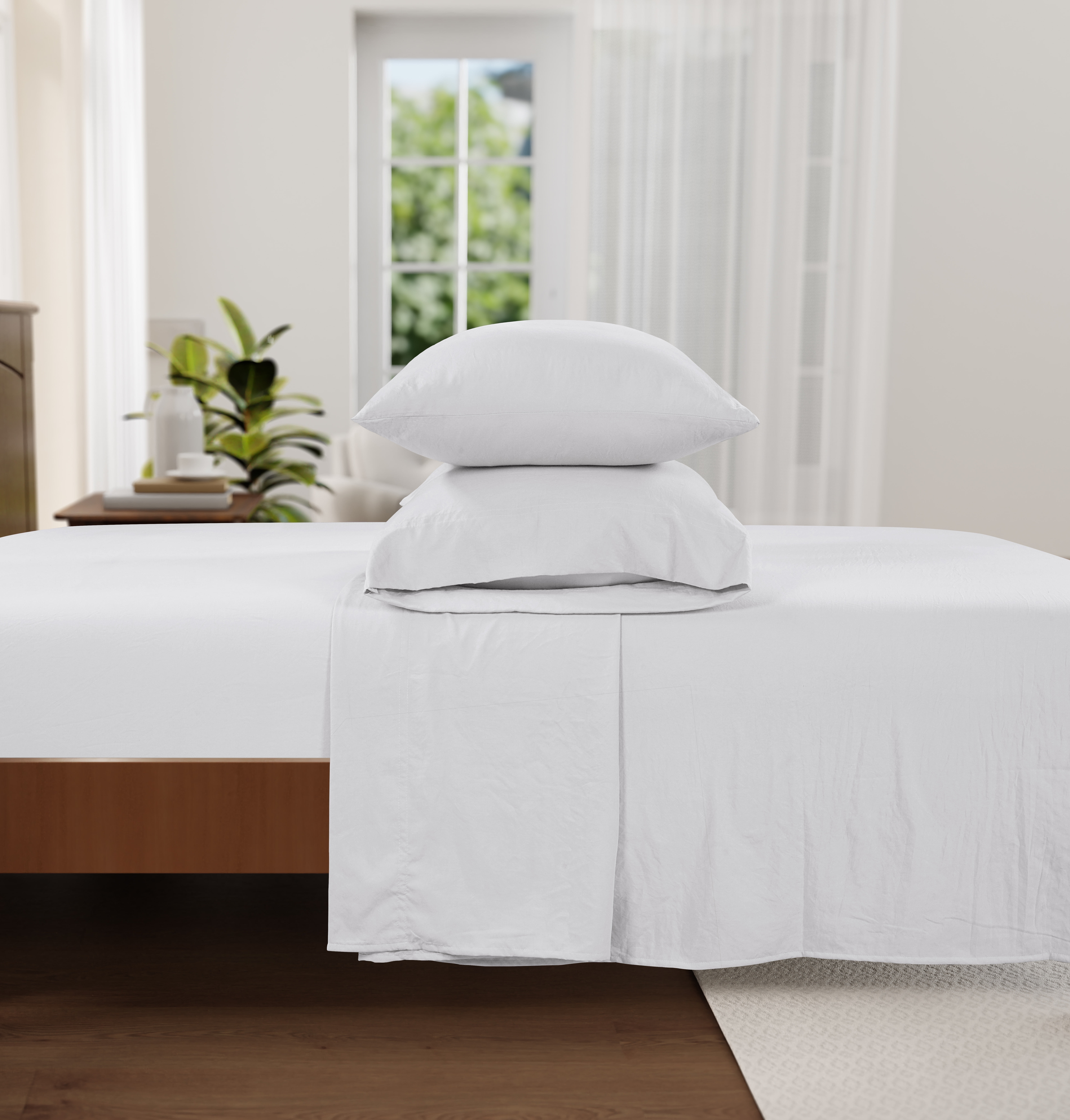 White King Size Ultra-Soft Microfiber 4-Piece Bed Sheet Set