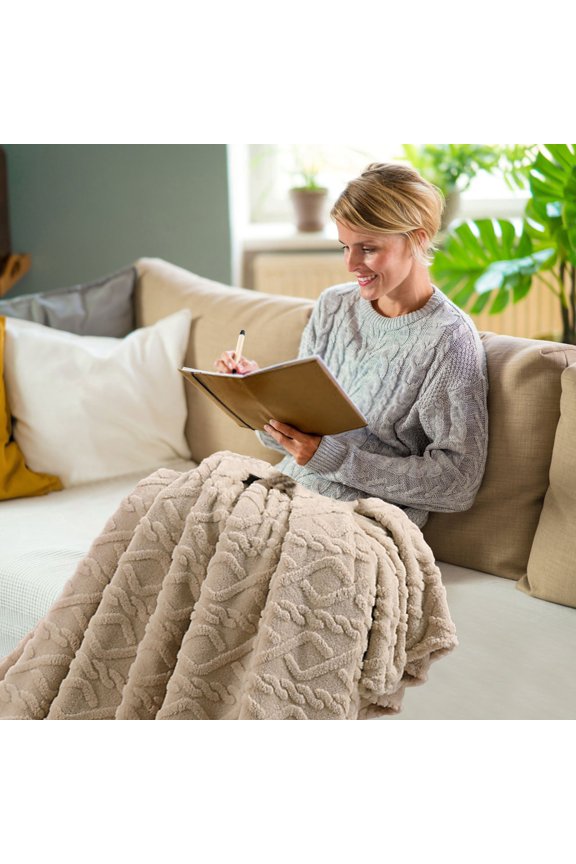 Summer Breathable Lightweight Flannel Blanket, Multifunctional for AC Room Sofa Family Sleep