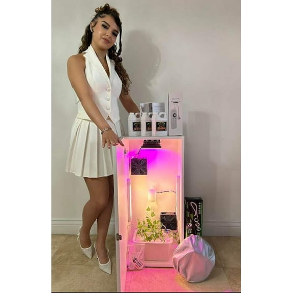 Cash Crop 8.0 - 6 Plant LED Hydroponics Grow Box