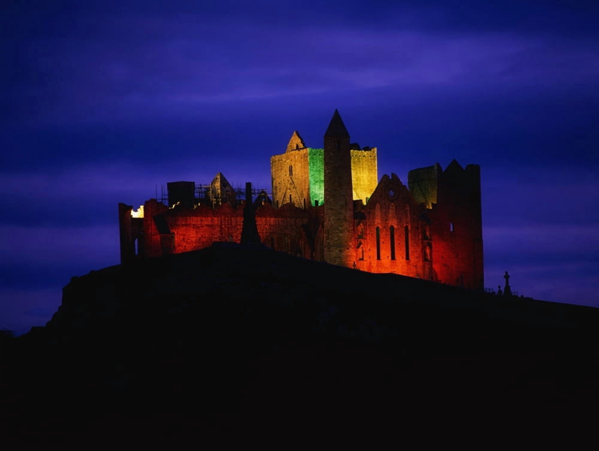 Cashel Rock Co Tipperary Ireland Canvas Art - The Irish Image Collection Design Pics (17 x 13)