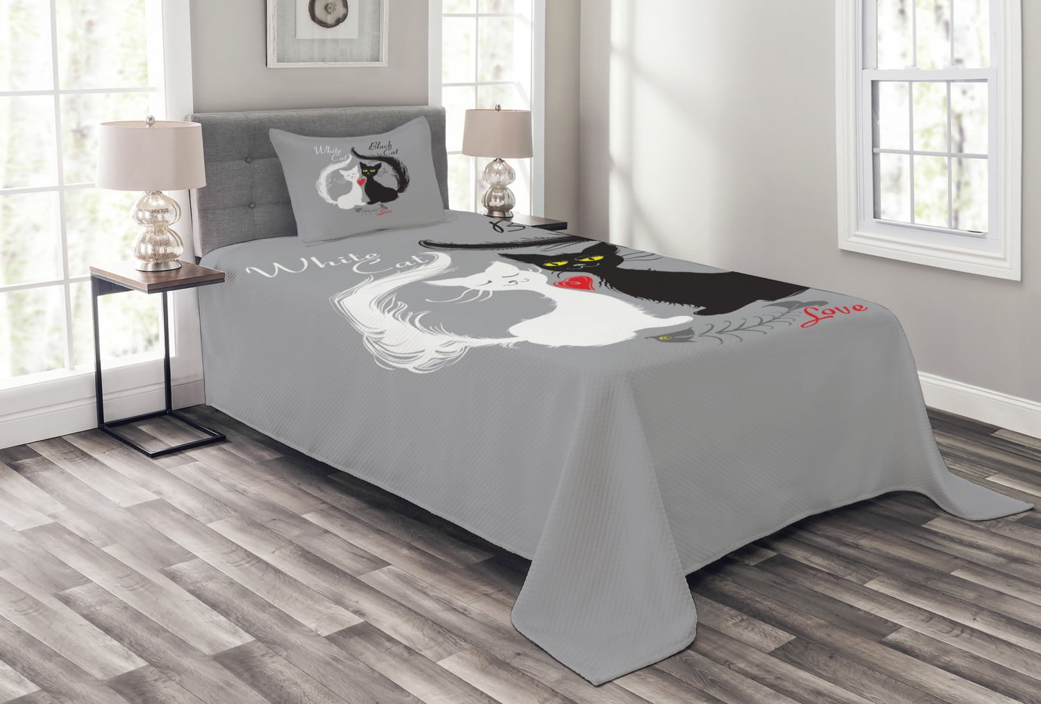 Cat Bedspread Set Twin Size, Pair of Cats in Love Having Eaten Fish Red Heart Romantic Black and