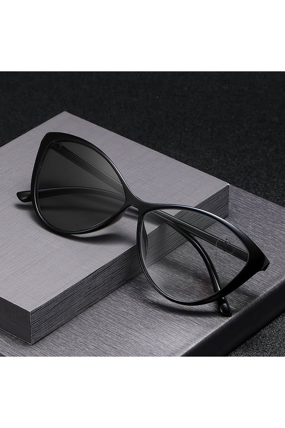 Cat Eye Reading Glasses for Women with Light Sensitive Photochromic Lenses Blue Light Blocking Readers PC Frame,Magnification 2.5x, black