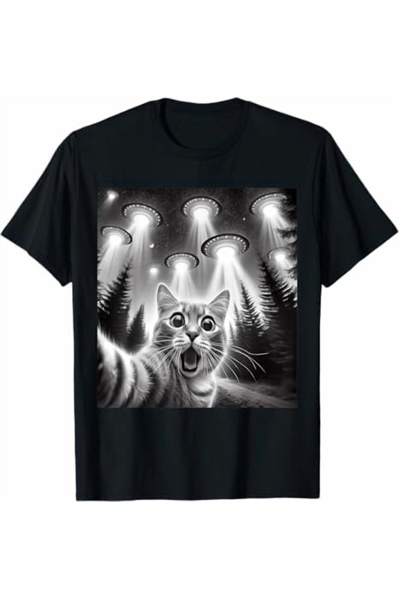 Cat Selfie with Alien UFO Surprised Scared Cat Lover Funny Gifts for Unisex Men Women Kids T-Shirt
